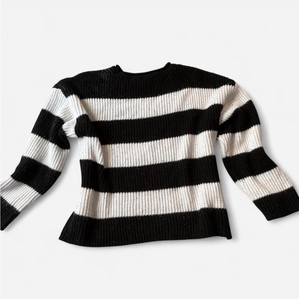 Black and white stripped knit sweater <3